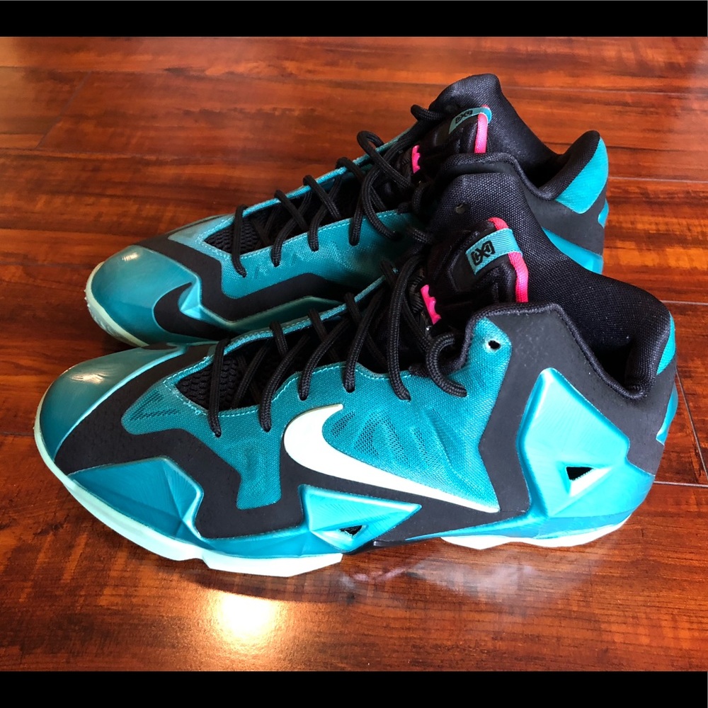 Lebrons - image 1
